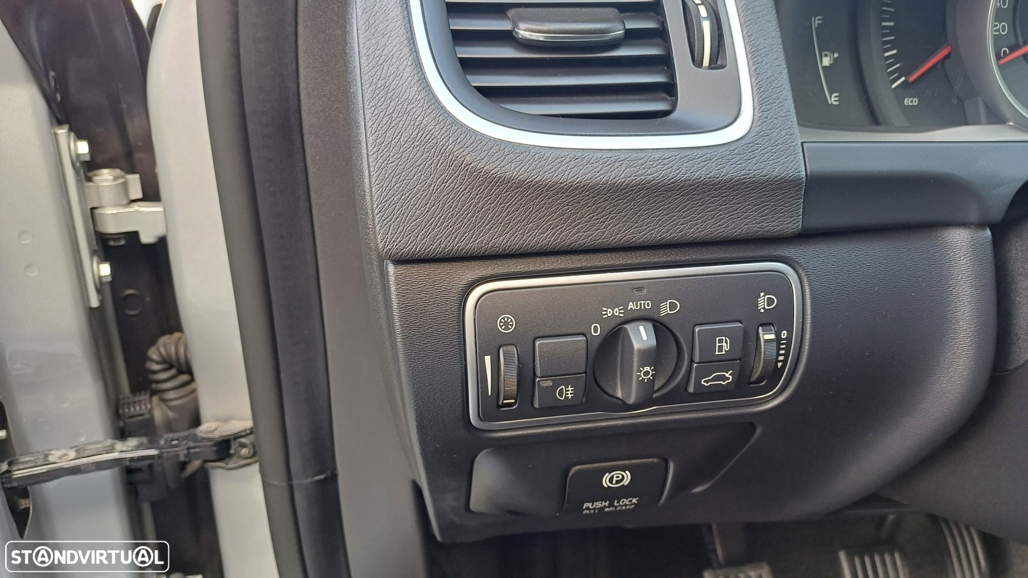 Volvo V60 2.0 D4 Kinetic - 15