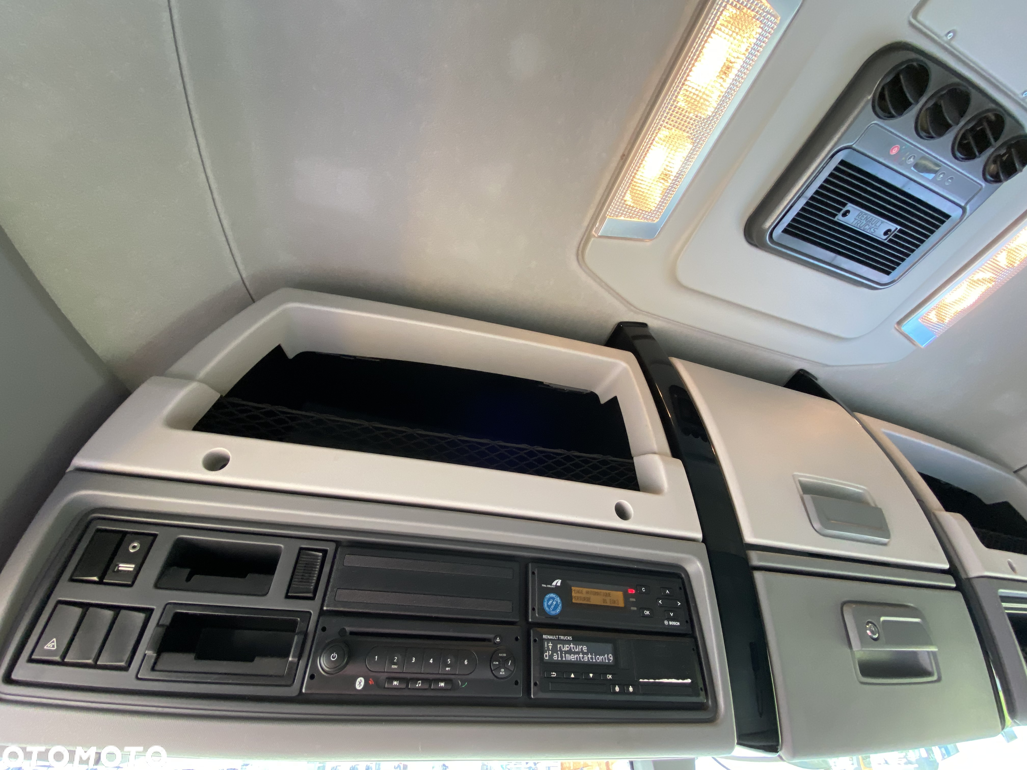 Renault T440 Sleeper Cab - 11