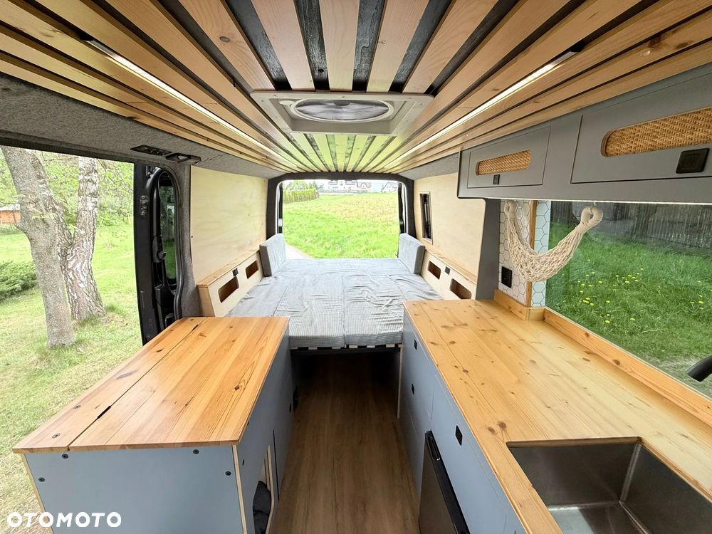 Mercedes-Benz Sprinter - 30