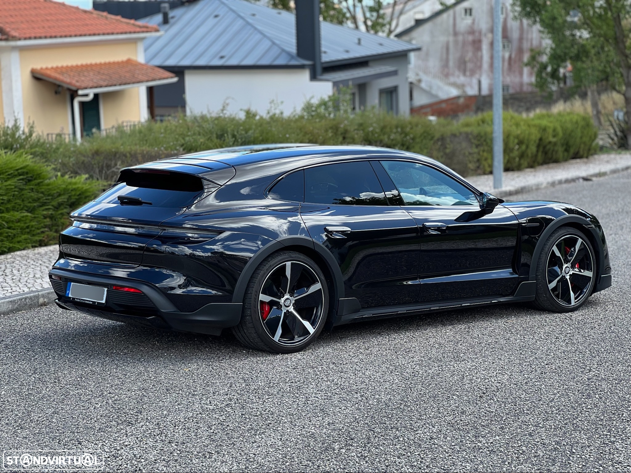 Porsche Taycan Cross Turismo 4S - 2