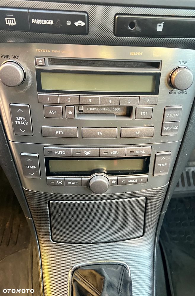 Toyota Avensis 1.8 VVT-i Sol - 16