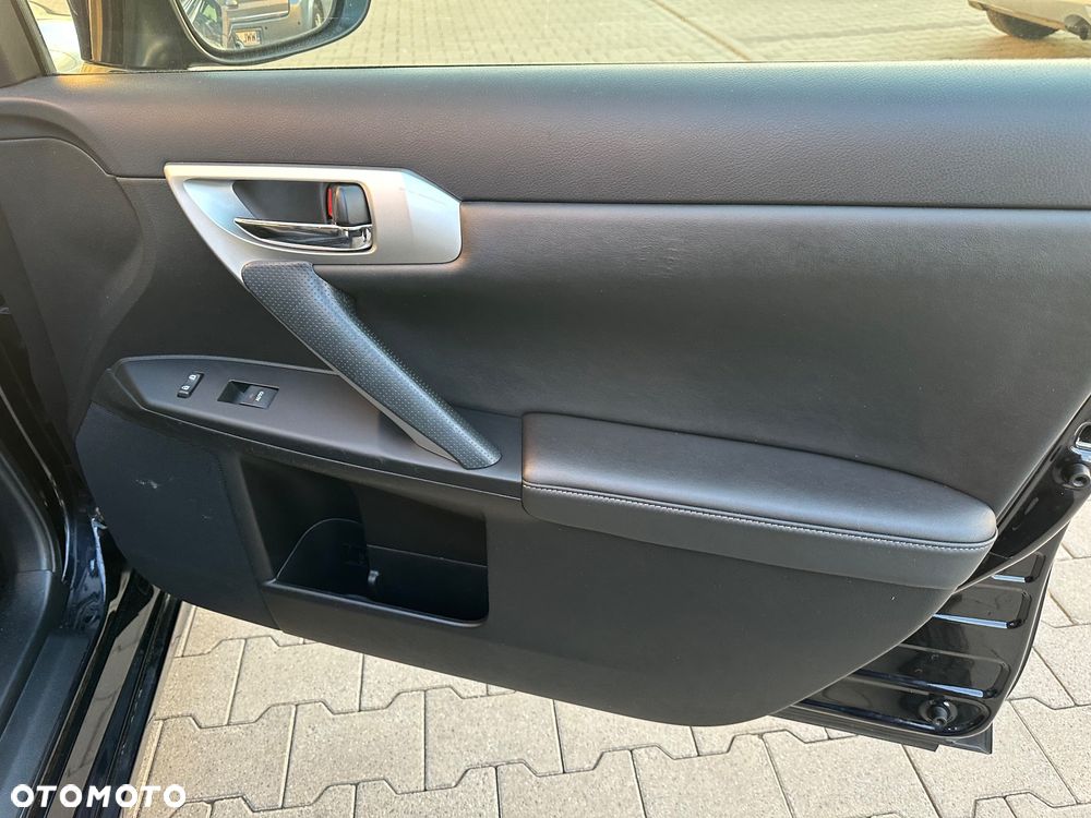 Lexus CT 200h Prestige - 11