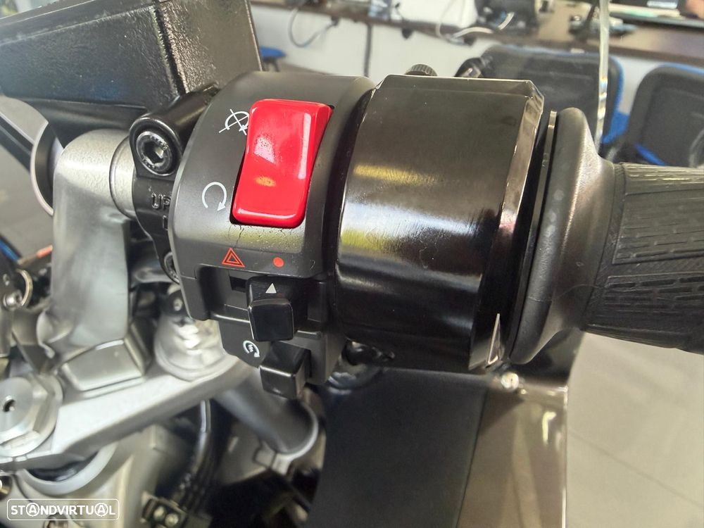 Yamaha FJR 1300 - 10