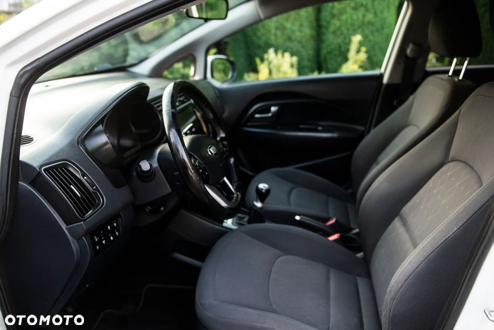 Kia Rio 1.2 Attract - 18