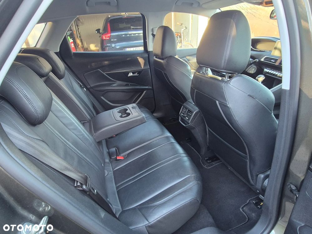 Peugeot 3008 PureTech 130 Stop & Start GPF Allure - 16