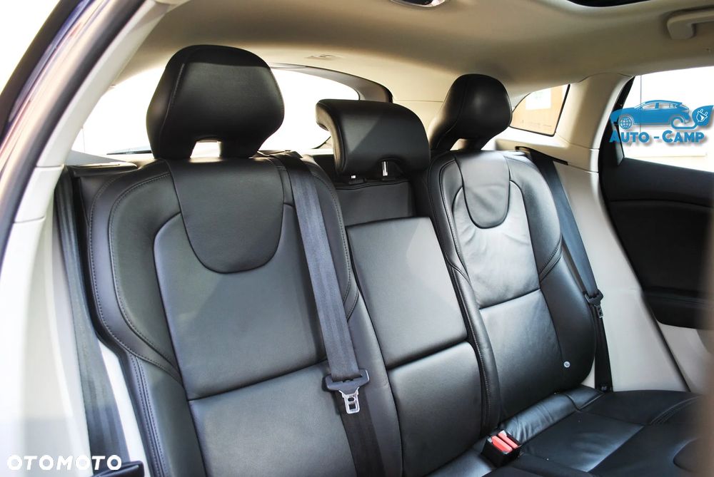Volvo V40 D2 Summum - 29