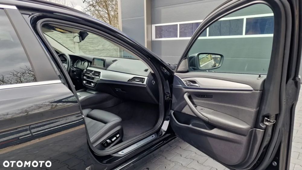 BMW Seria 5 530d Touring Sport Line - 27