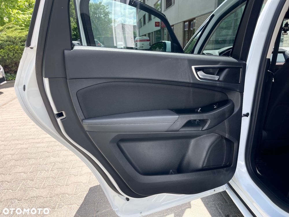 Ford S-Max - 22