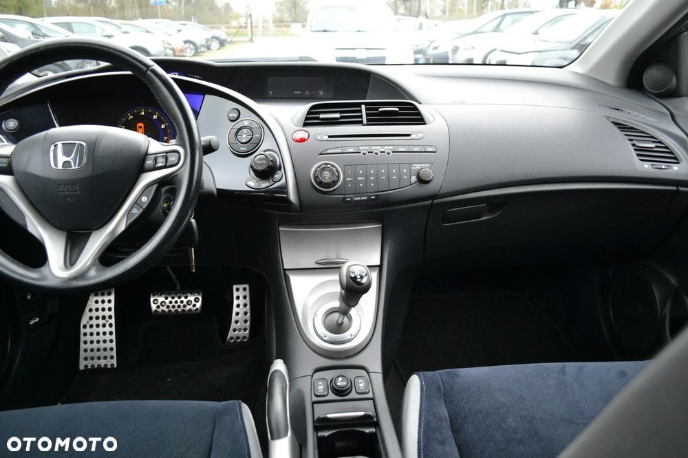 Honda Civic 1.8i-VTEC Automatik Executive - 8