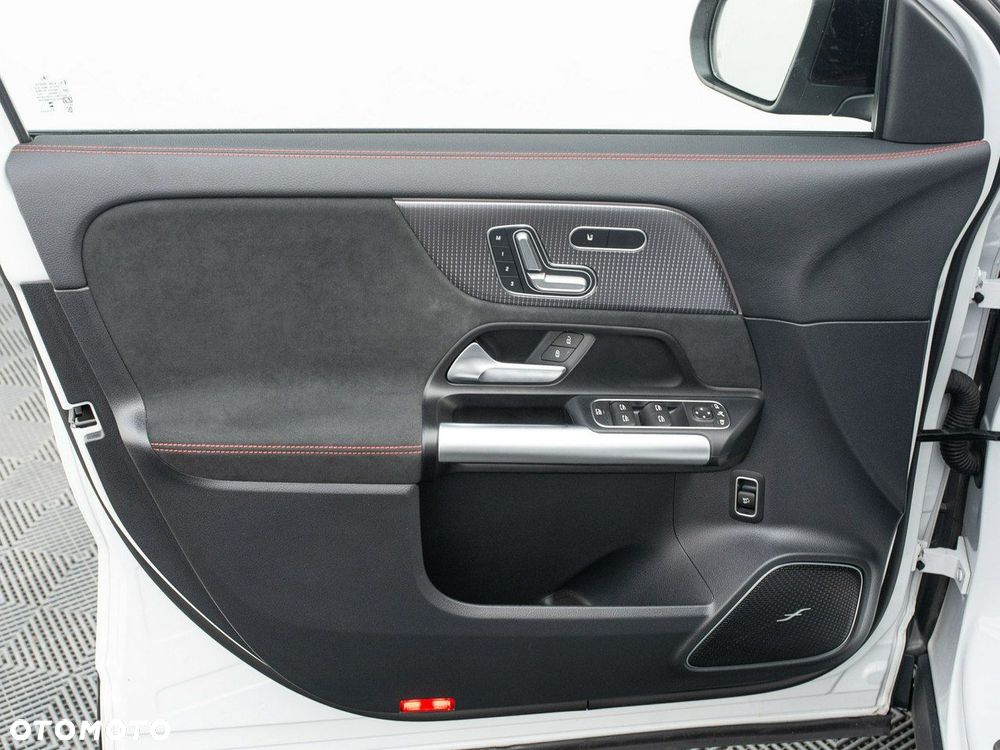 Mercedes-Benz EQA 250 66.5kWh AMG Line - 13