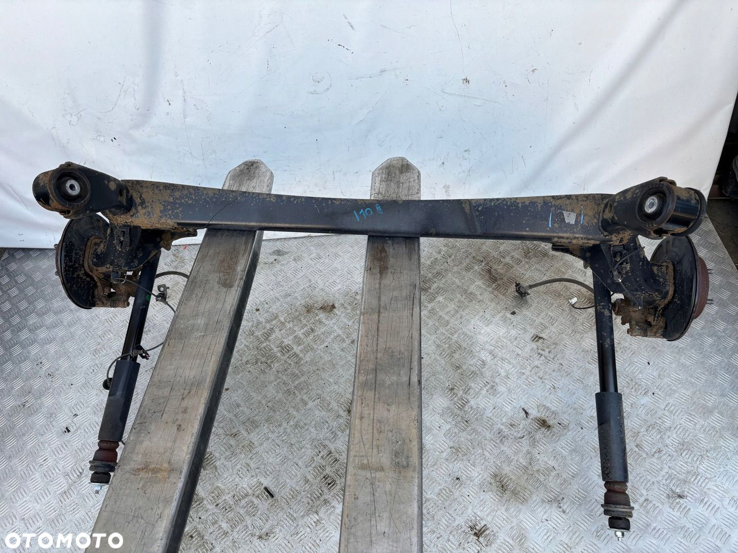 OŚ BELKA TYLNA HYUNDAI I10 II 13- - 1