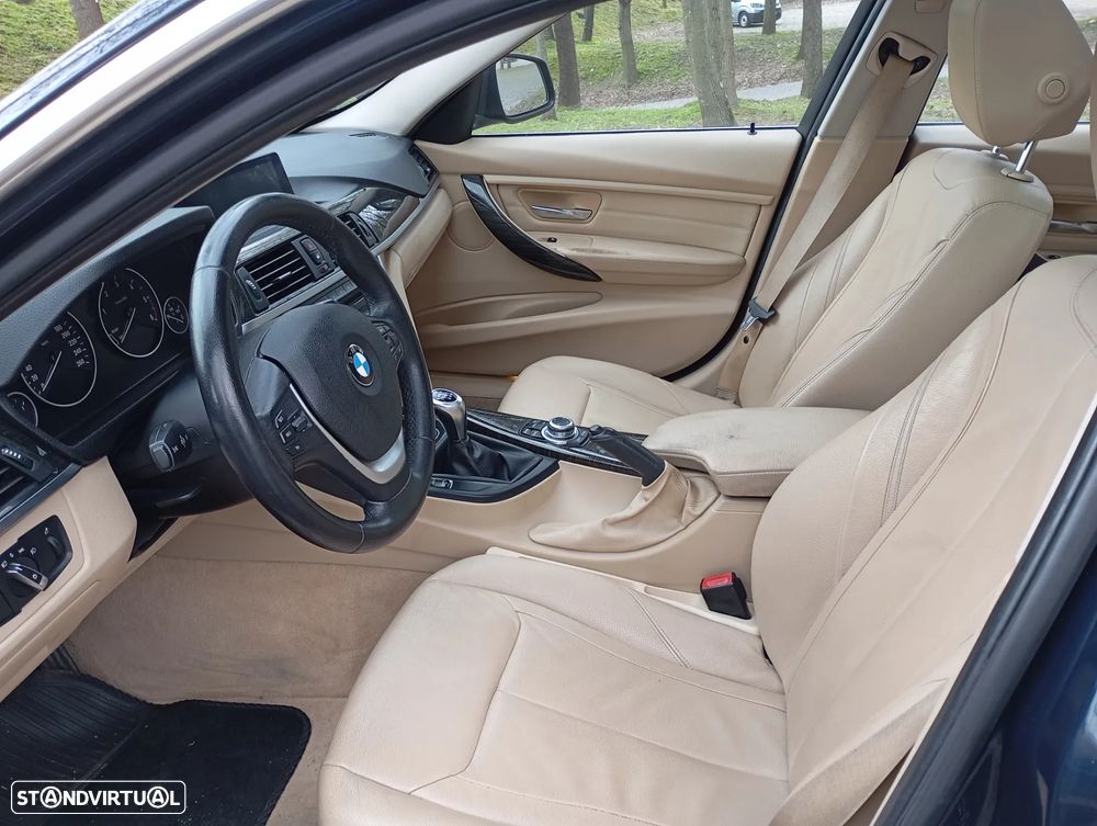 BMW 320 d Line Luxury - 12