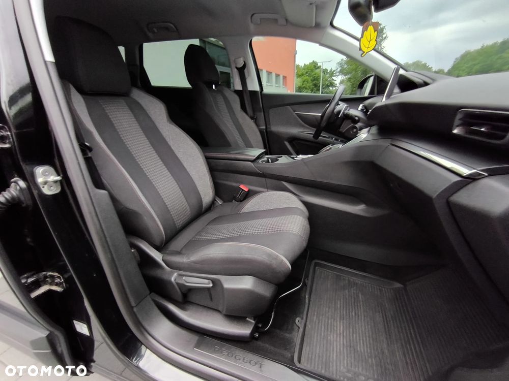 Peugeot 5008 1.2 PureTech Allure S&S EAT6 - 17