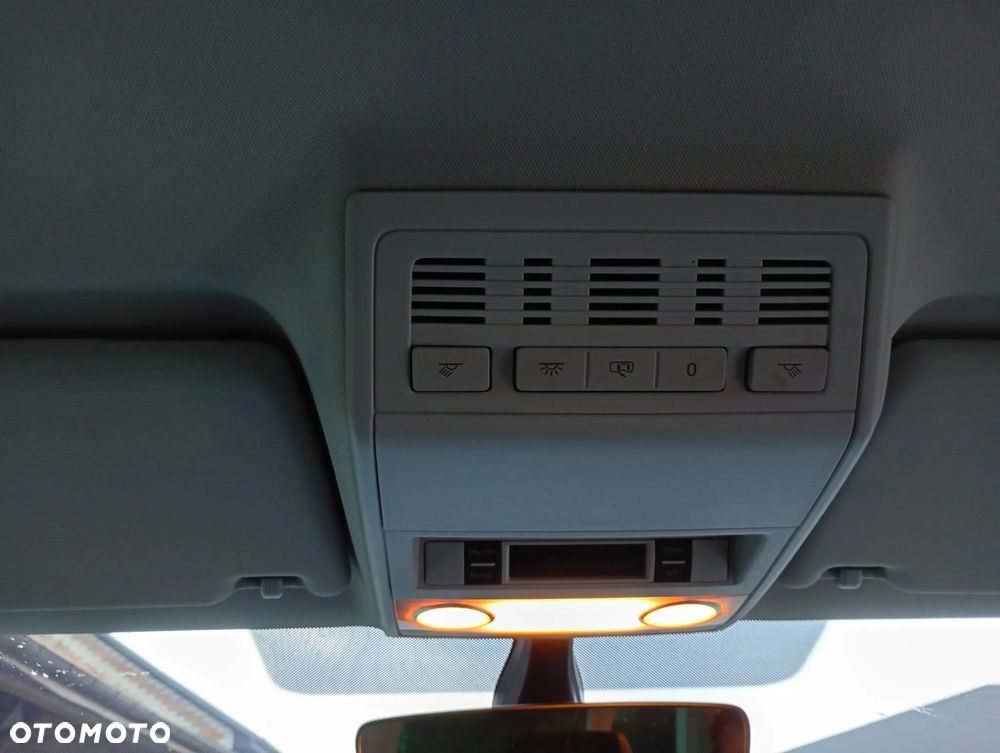 Volkswagen Multivan 2.0 BiTDI L1 Generation SIX DSG - 15