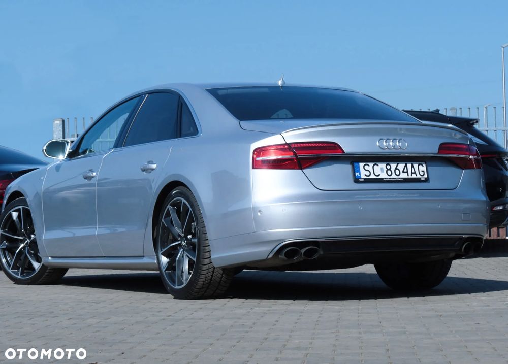Audi S8 Plus - 9
