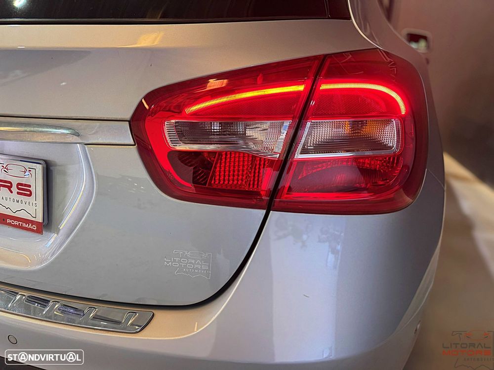 Mercedes-Benz GLA 180 Style - 12