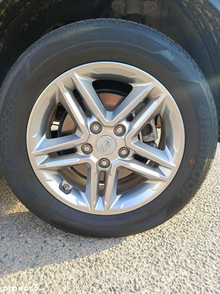 Hyundai Kona - 8