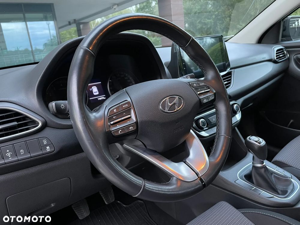 Hyundai i30 1.5 DPI Classic + - 27