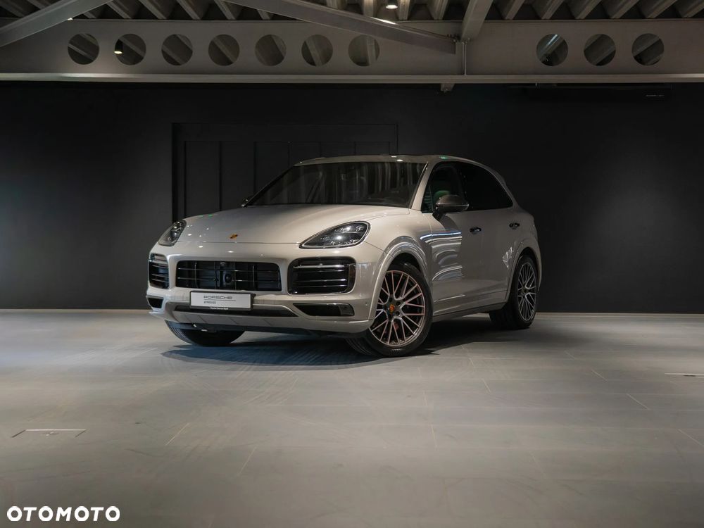 Porsche Cayenne - 1