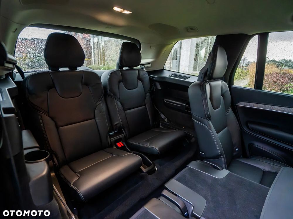 Volvo XC 90 - 7