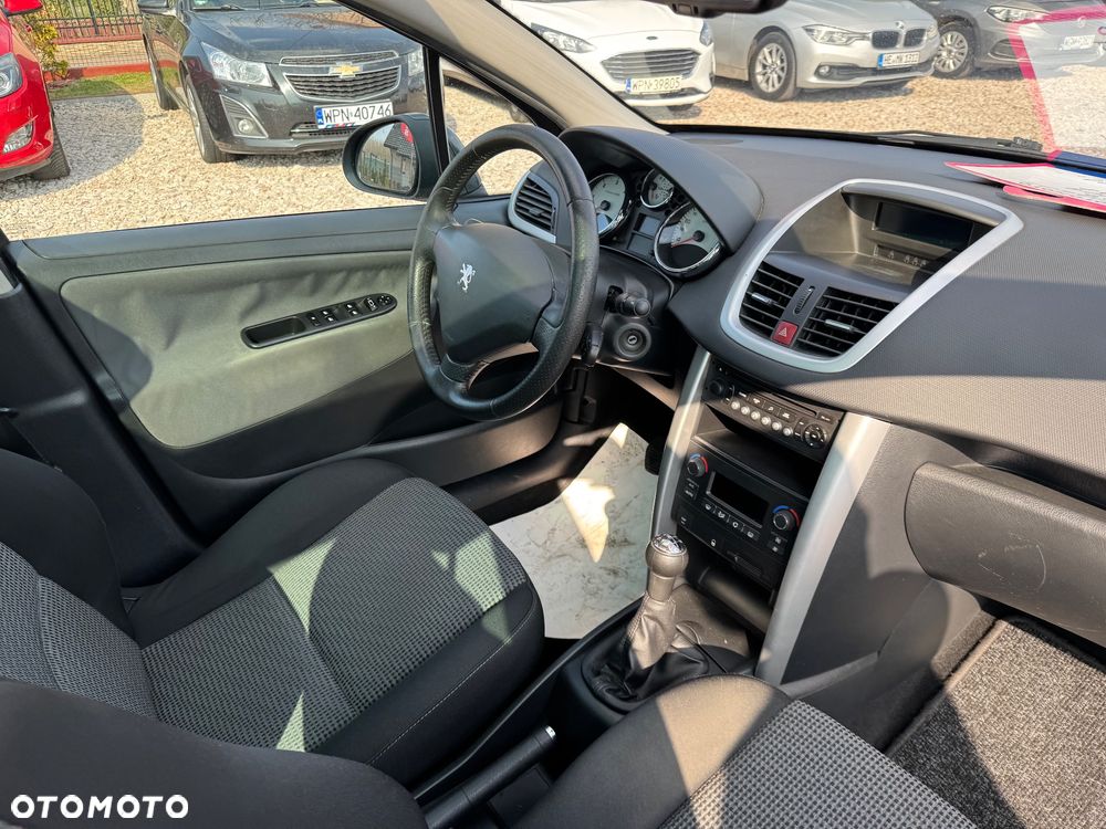 Peugeot 207 - 18