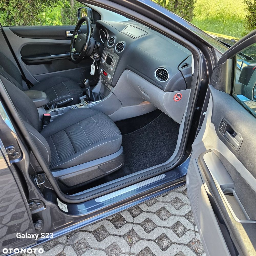 Ford Focus 1.8 Sport - 24
