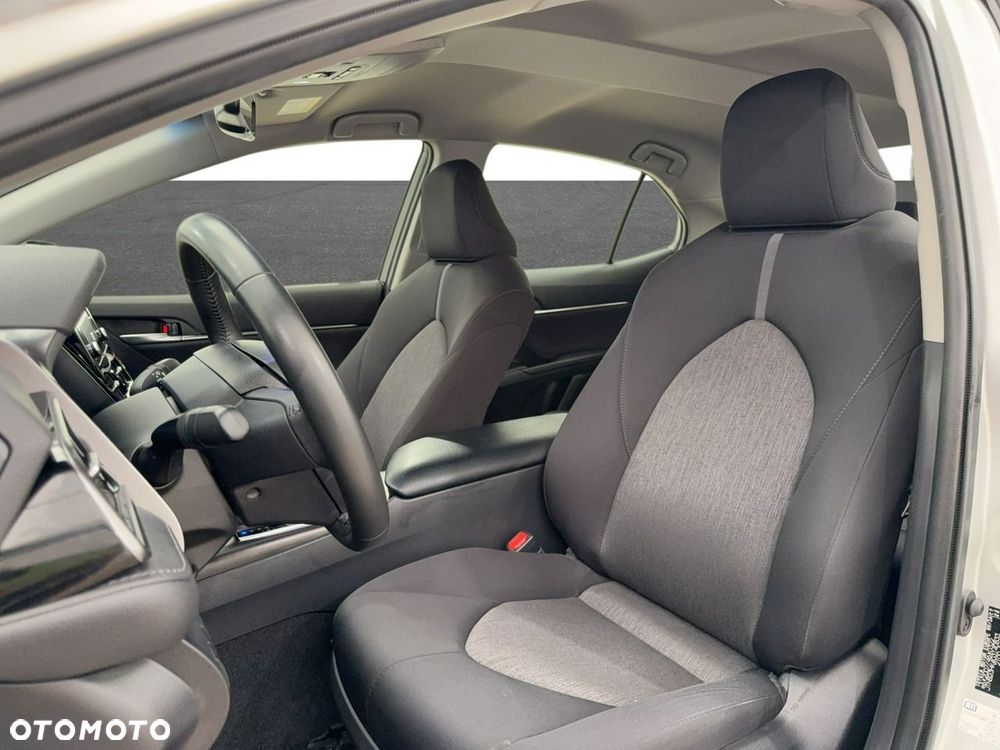 Toyota Camry - 11