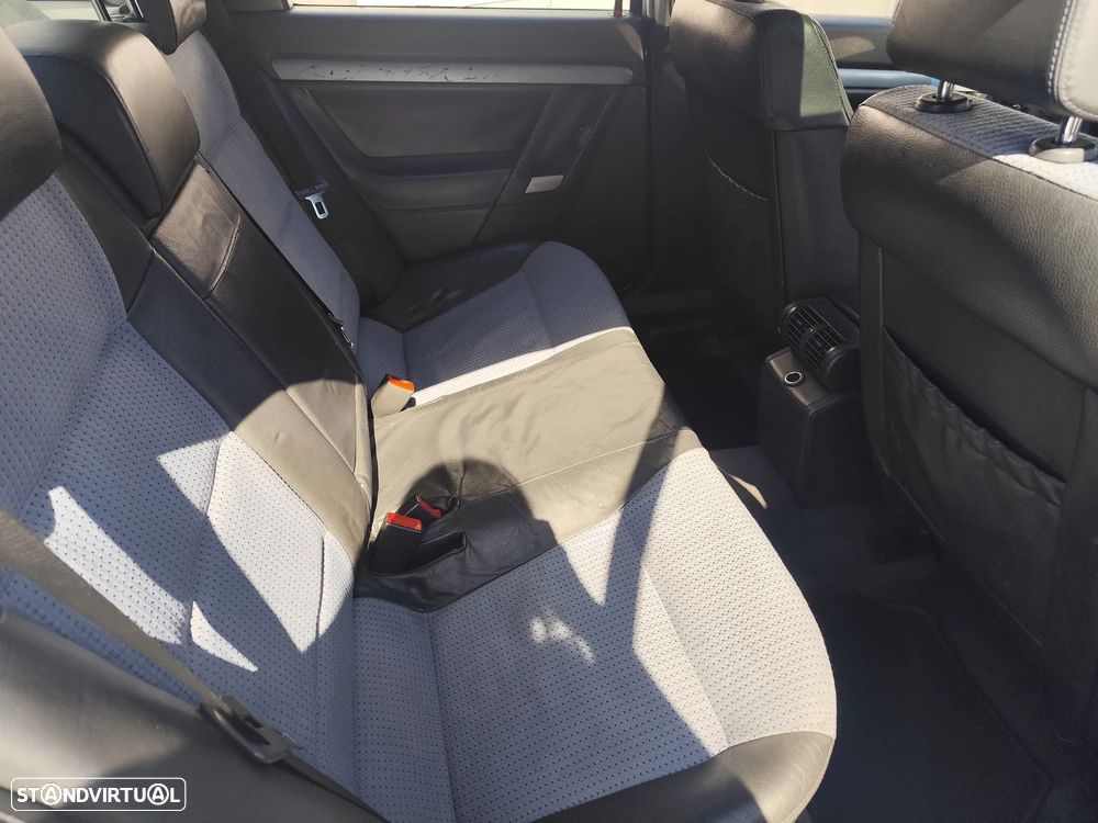 Opel Vectra GTS 2.2 DTi - 10