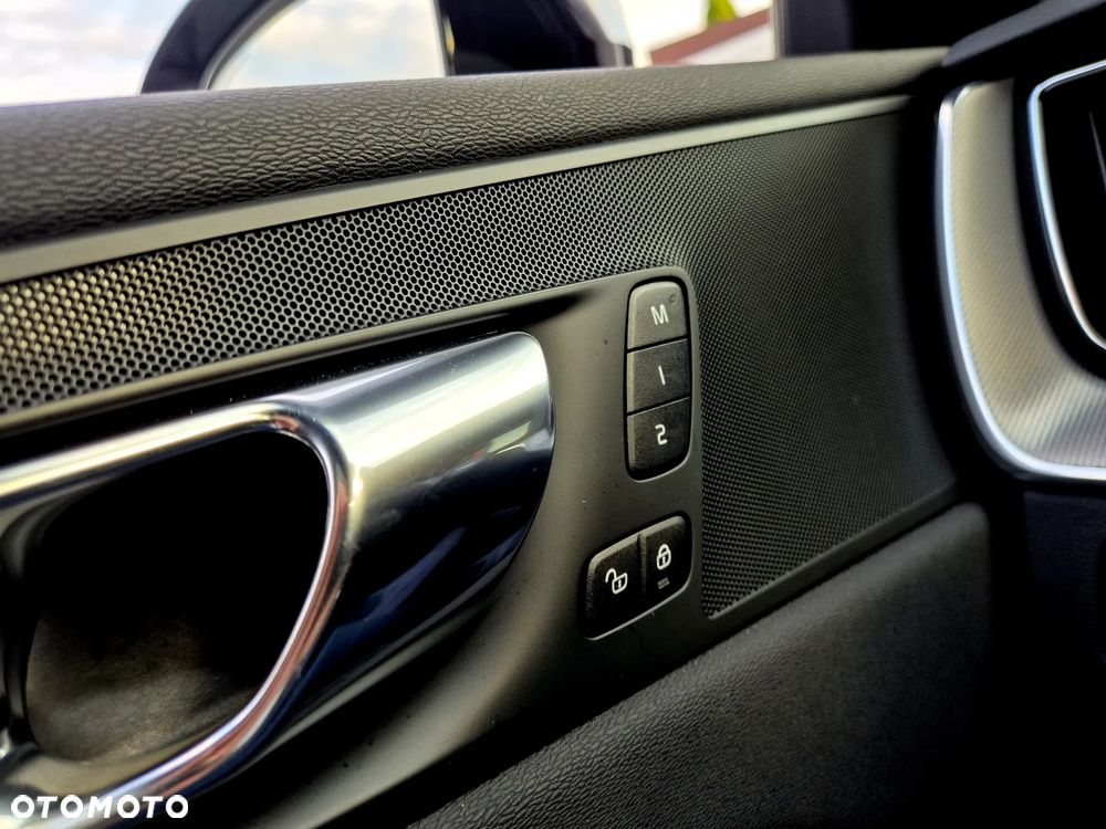 Volvo XC 60 T8 Twin Engine AWD Geartronic RDesign - 14