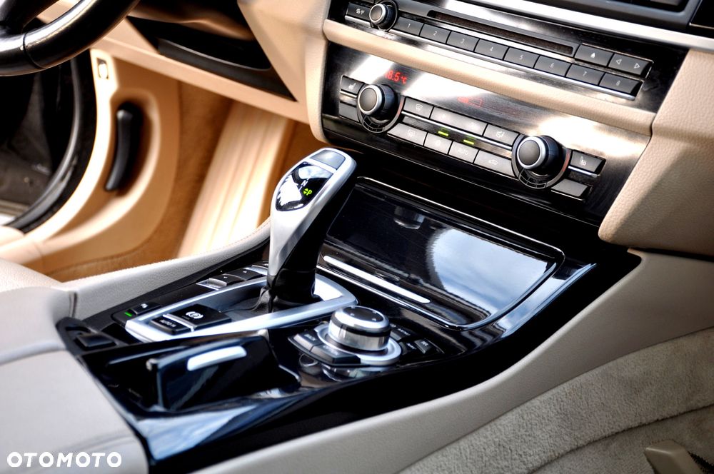 BMW Seria 5 520d Sport-Aut - 27