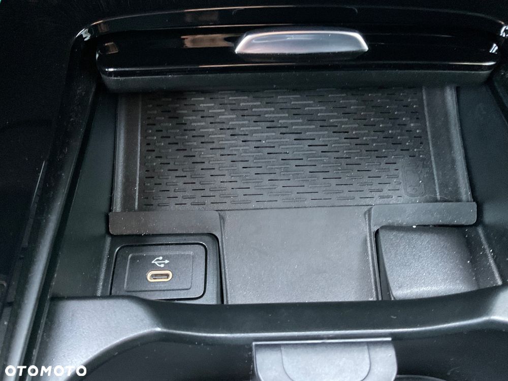 Mercedes-Benz GLB 200 d AMG Line 8G-DCT - 26