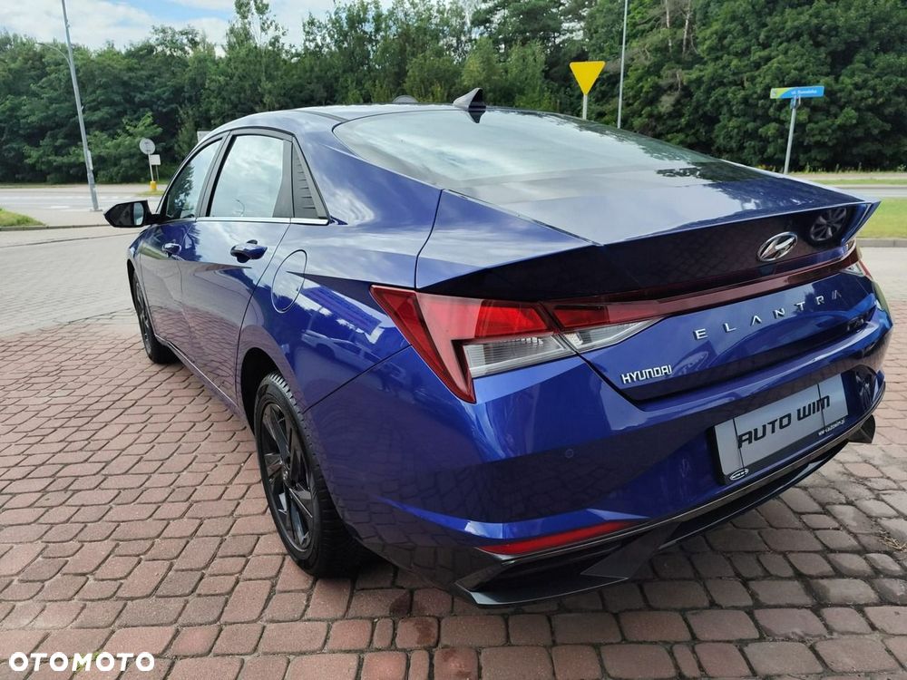 Hyundai Elantra - 9