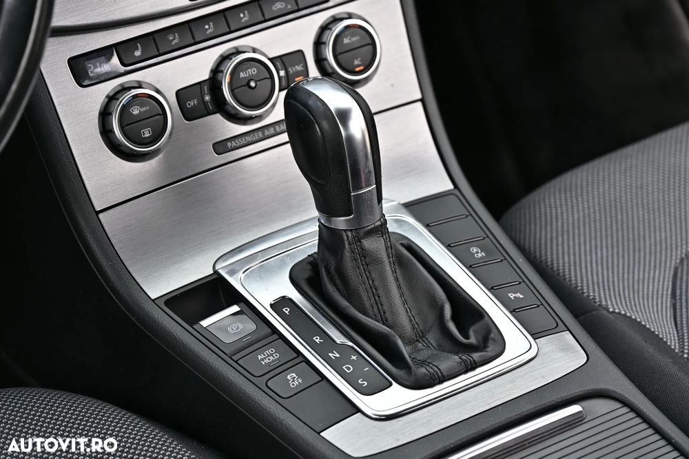 Volkswagen Passat Variant 2.0 TDI DSG BlueMotion Technology Comfortline - 17