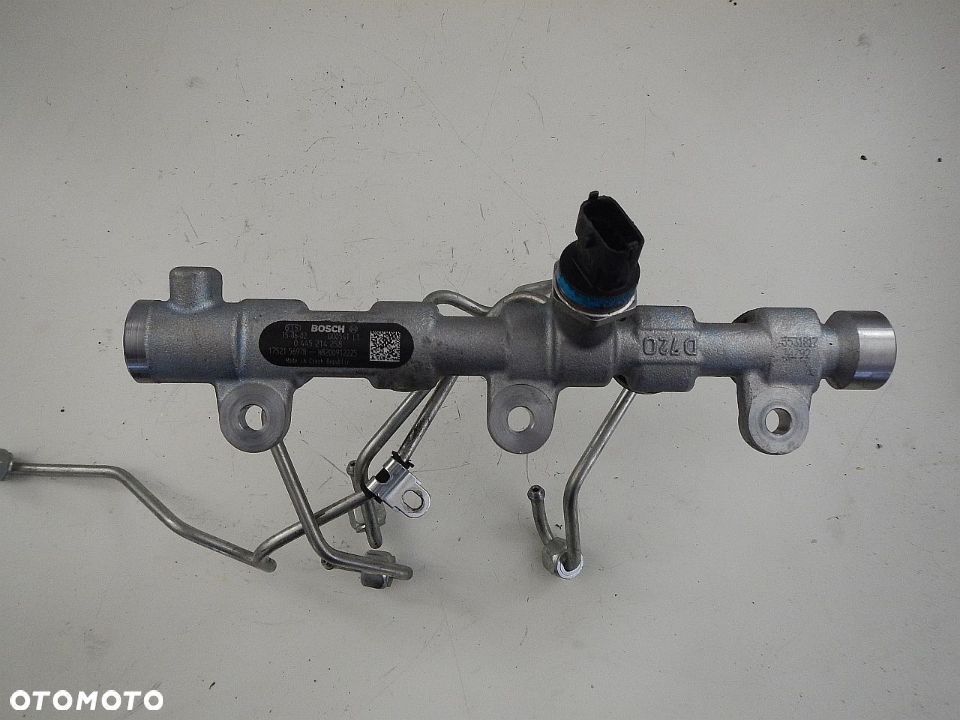 Listwa wysokiego ciśnienia kompletna Master 2,3 DCi M9T 125 i 150KM