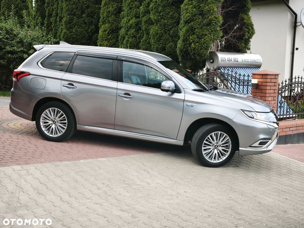 Mitsubishi Outlander 2.4 4WD Diamant+ - 2