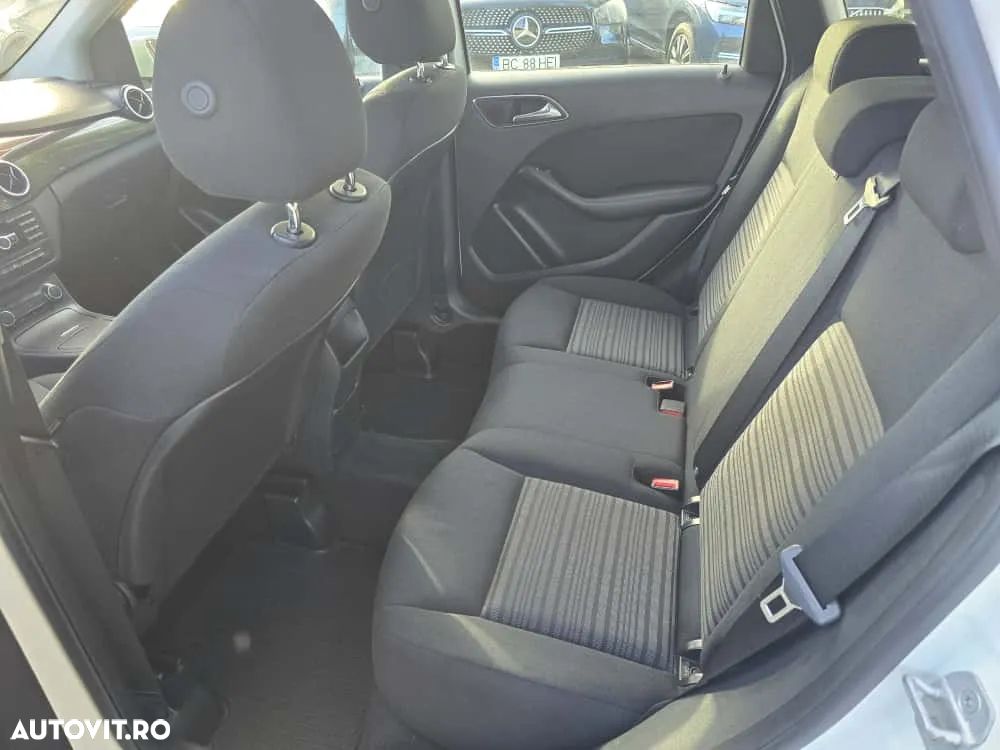 Mercedes-Benz B 180 d 7G-DCT - 9