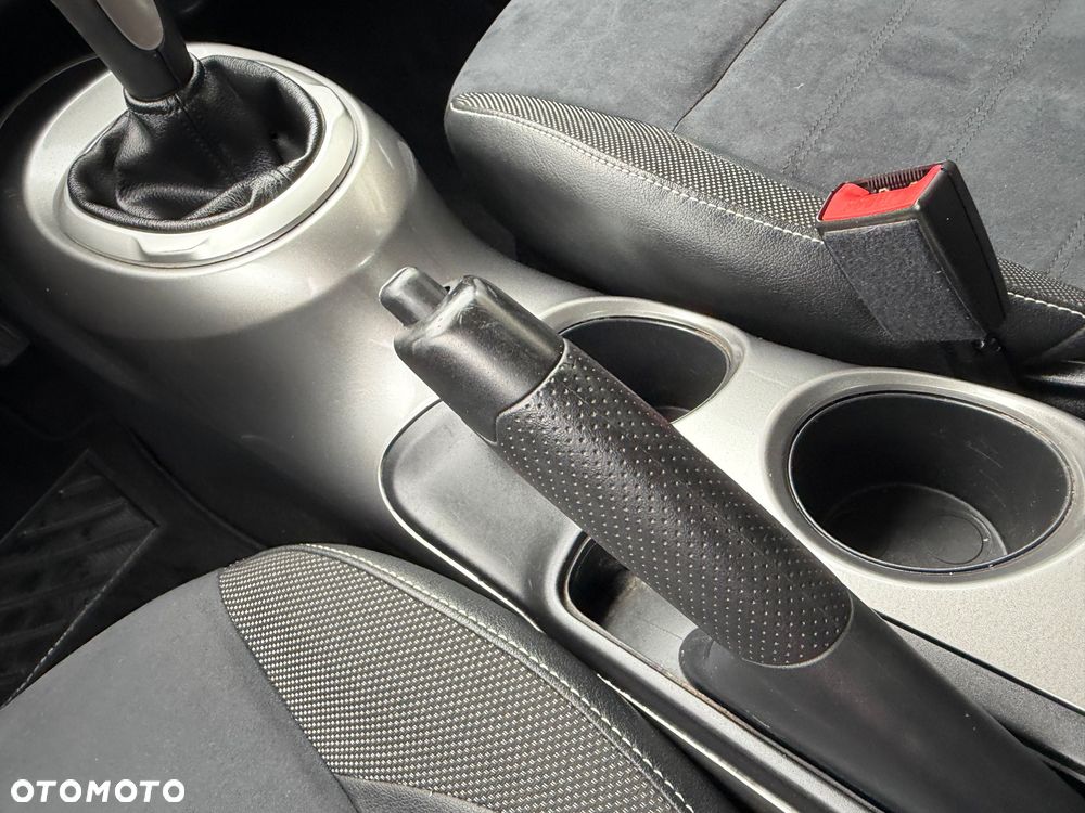 Nissan Juke 1.6 Tekna S&S - 16