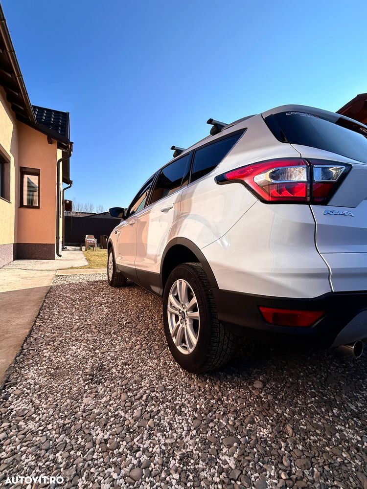 Ford Kuga 2.0 TDCi 4WD Powershift ST-Line - 6