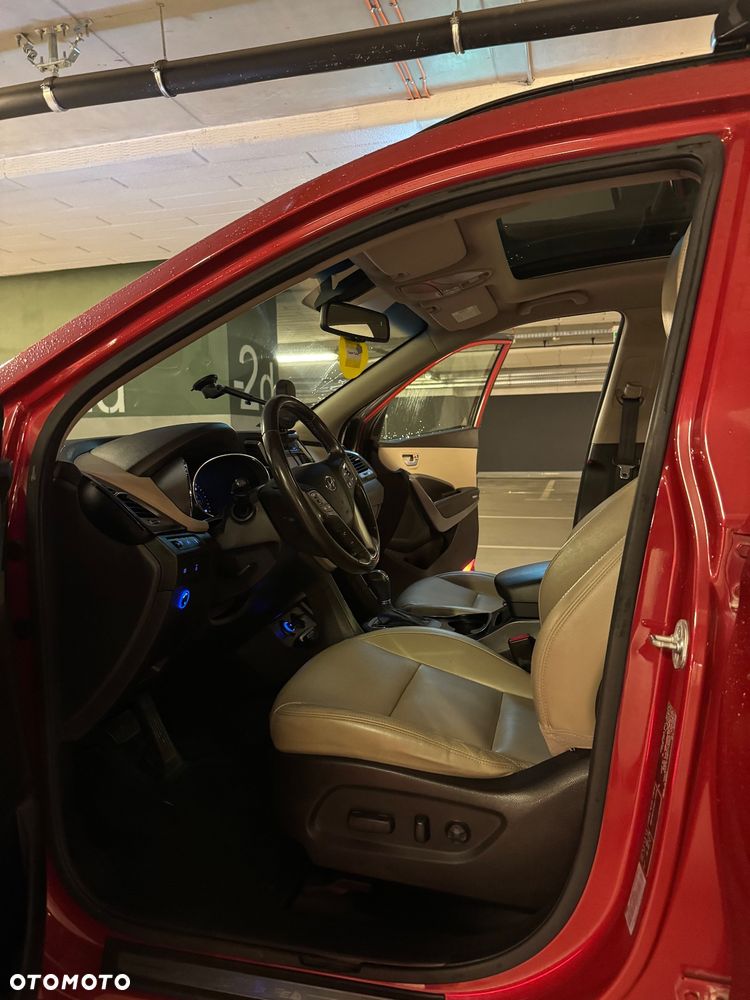 Hyundai Grand Santa Fe - 27