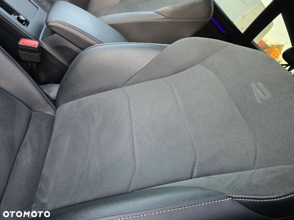 Volkswagen Arteon 2.0 TDI SCR DSG R-Line - 22