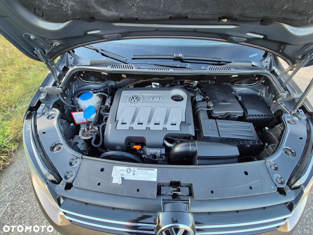 Volkswagen Touran - 35