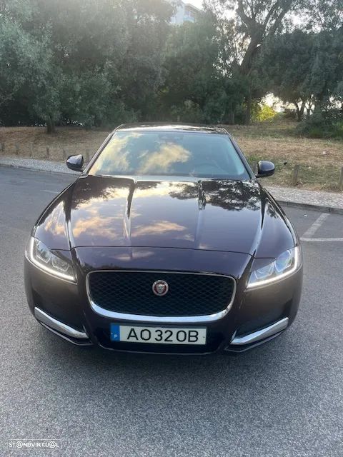Jaguar XF 2.0 D Prestige - 1
