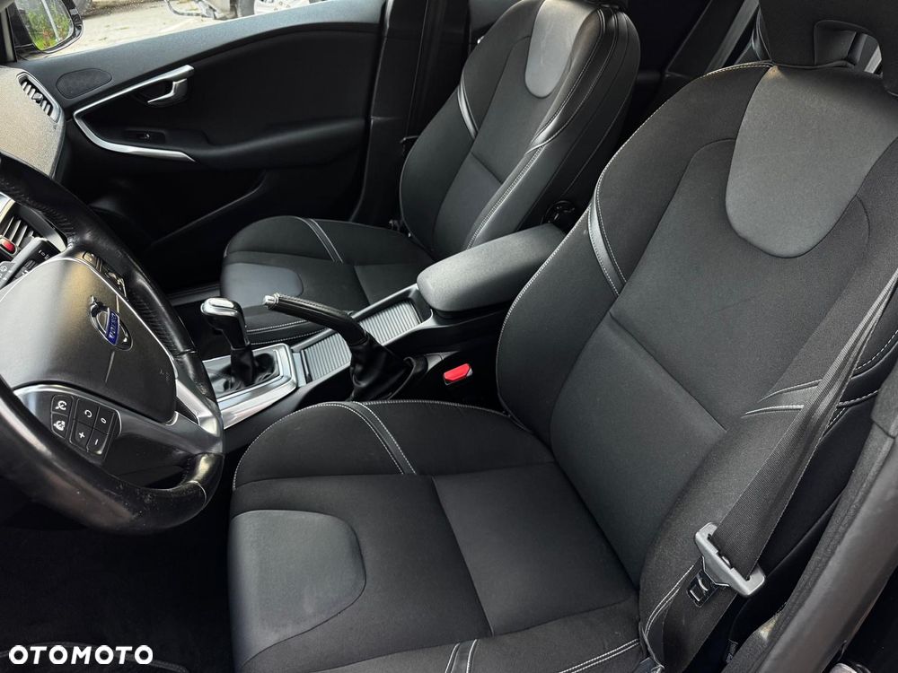 Volvo V40 D4 Inscription - 28