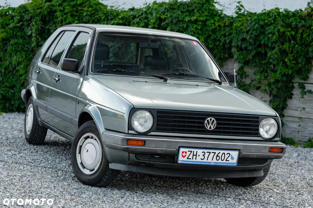 Volkswagen Golf - 2