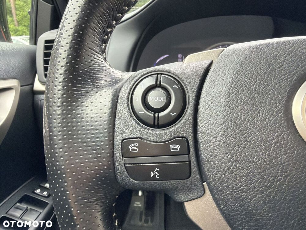 Lexus CT 200h F Sport - 17
