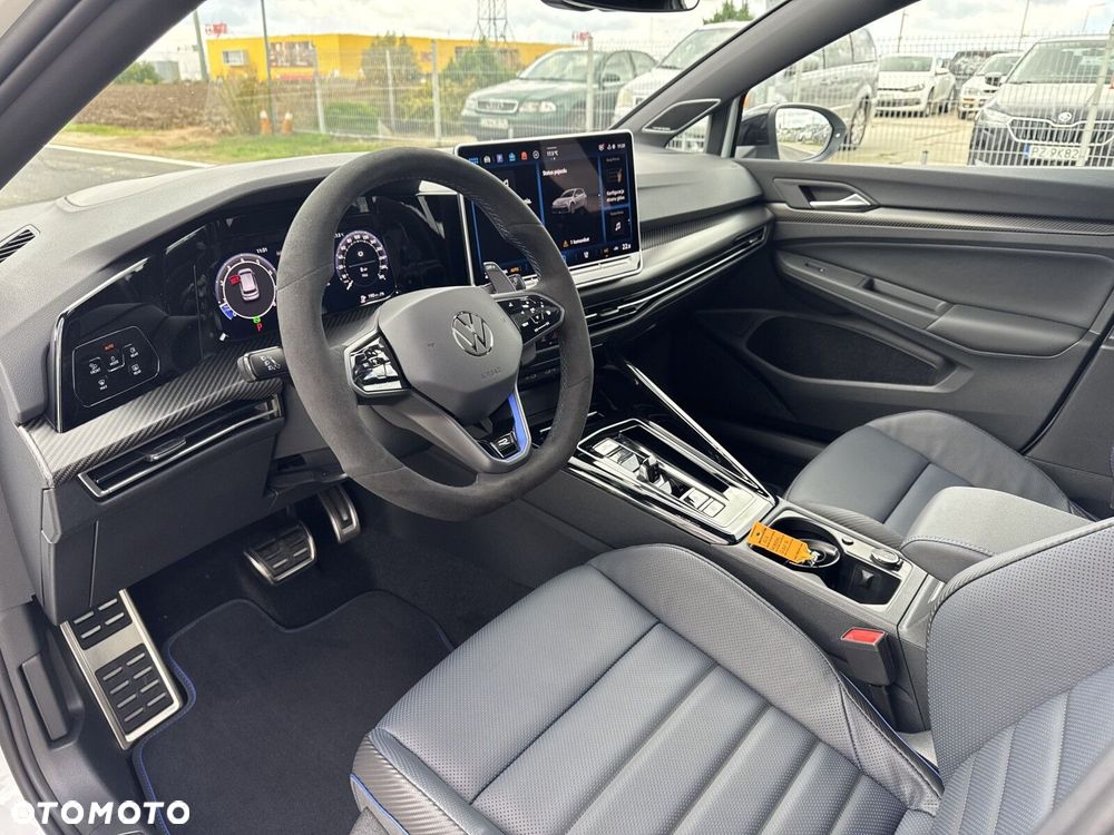 Volkswagen Golf - 10