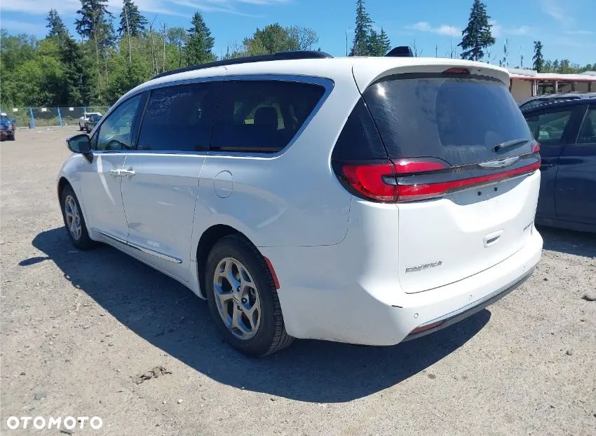 Chrysler Pacifica - 5