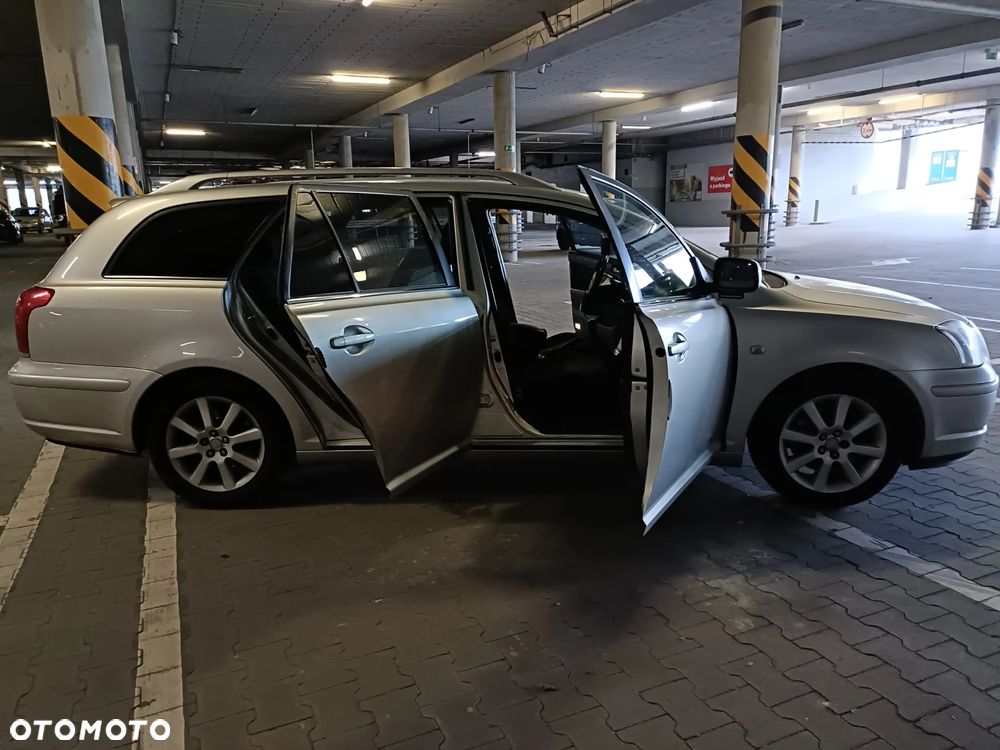 Toyota Avensis 2.0 D-4D Luna - 7