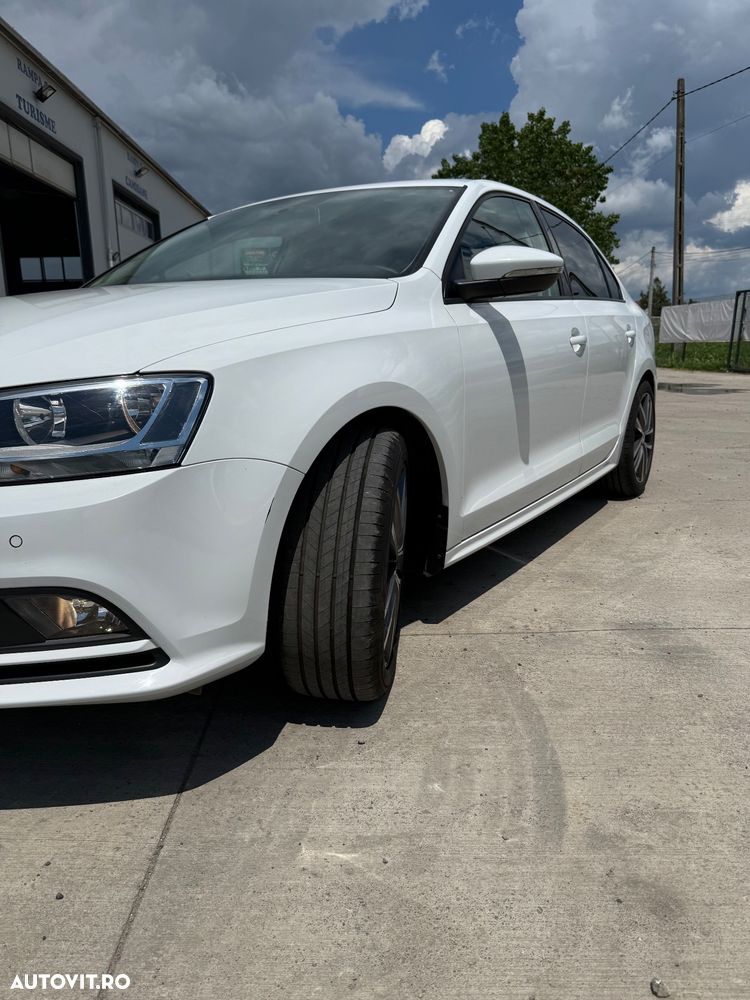 Volkswagen Jetta 2.0 TDI Comfortline - 3