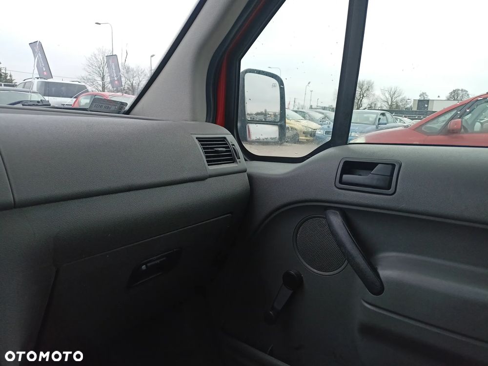 Ford Tourneo Connect - 12